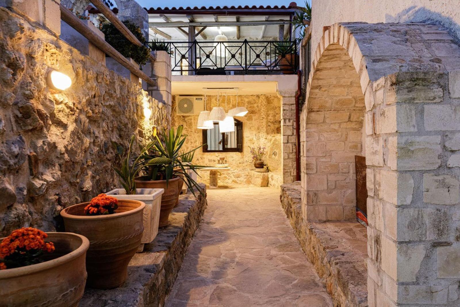 Antonia'S Stonebuilt Mansion With A Private Pool Villa Armenoi  ภายนอก รูปภาพ